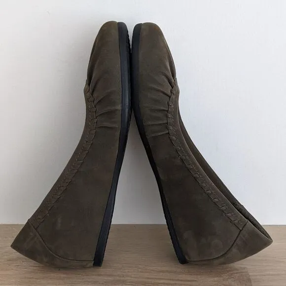 BareTraps Norma Green Faux Suede Wedge Flats 8