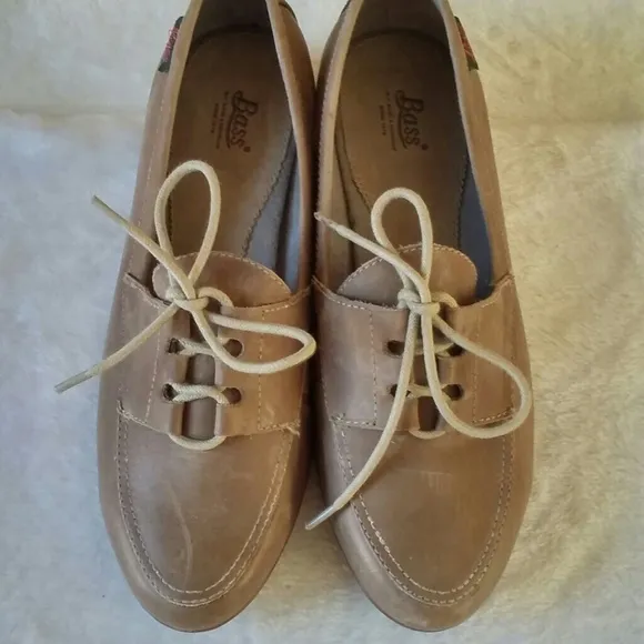 Bass Vintage Leather Comfort Loafers Sz 9 NWOB