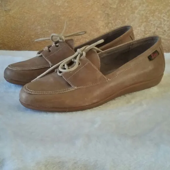 Bass Vintage Leather Comfort Loafers Sz 9 NWOB
