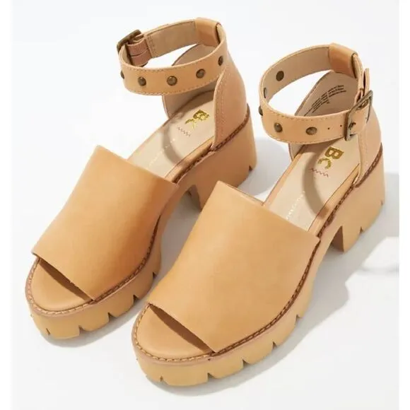 BC Footwear United Studs Tan Chunky Platform Sandals Size 7.5