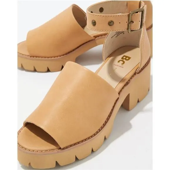 BC Footwear United Studs Tan Chunky Platform Sandals Size 7.5
