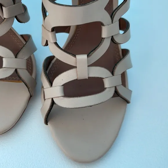 BCBG men’s drag queen max azria vicenza  nude cream gladiator heel sandals 9.5