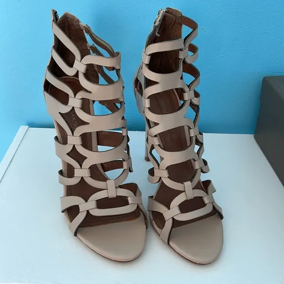 BCBG men’s drag queen max azria vicenza  nude cream gladiator heel sandals 9.5
