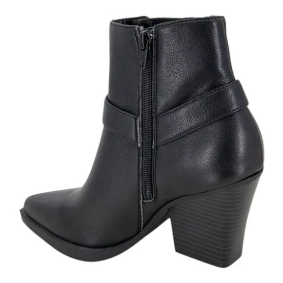 BCBGeneration Black Pointed-Toe Side-Zip Cassidy Western Booties. Size 9.