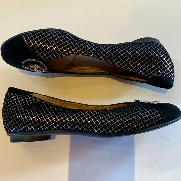 BeautiFeel Black &amp; Gold Suede Leather Medallion Ballet Flats Size 6.5 (37)