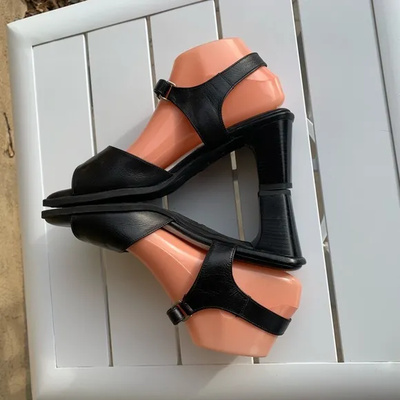 BeautiFeel black leather sandals square toe size 11 (European 41)