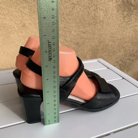 BeautiFeel black leather sandals square toe size 11 (European 41)