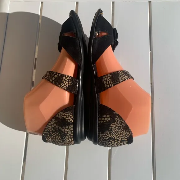 BeautiFeel black suede and cream leather sandals size 7 (European 38)