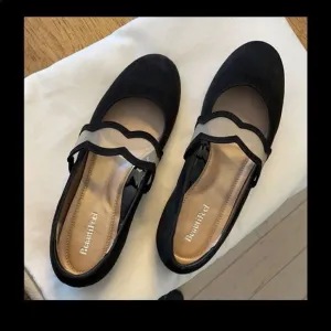 BEAUTIFEEL BLACK SUEDE FLATS.  NEW