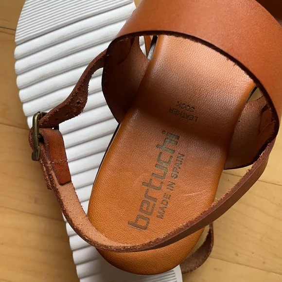 Bertuchi Spain Leather Brown Sandals Slingback NWT