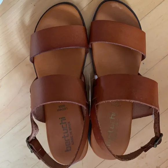 Bertuchi Spain Leather Brown Sandals Slingback NWT