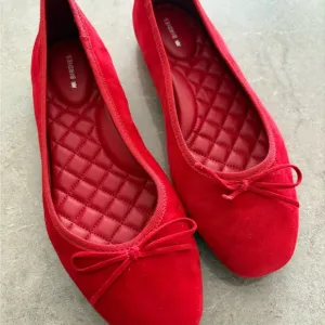 Birdies Red Suede Flats with Quilted Sole