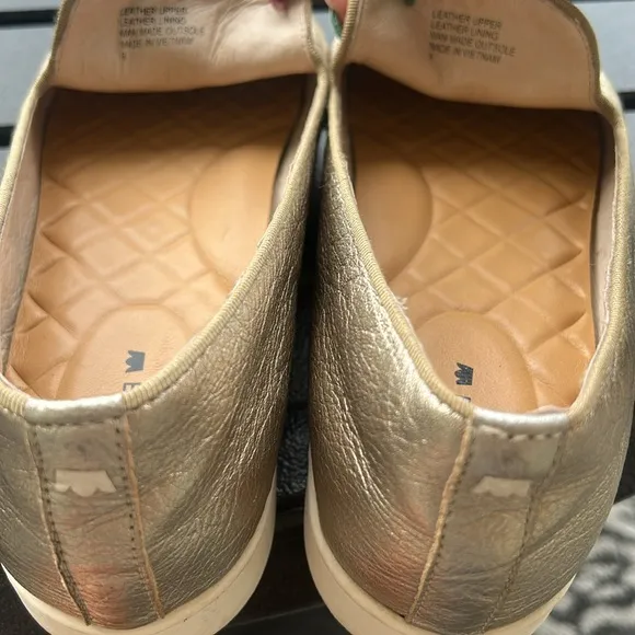 Birdies The Swift Slip-On Gold Leather Sneaker sz 9 Lightweight Cushioned Loafer