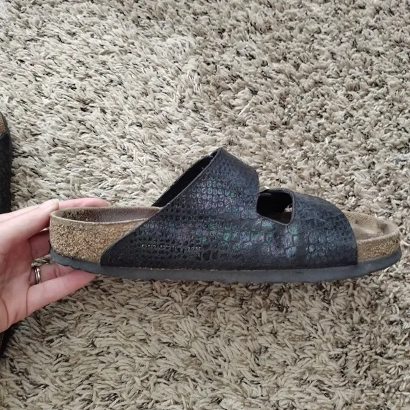 Birkenstock Arizona chameleon snake print black leather sandals sz 38/7,5