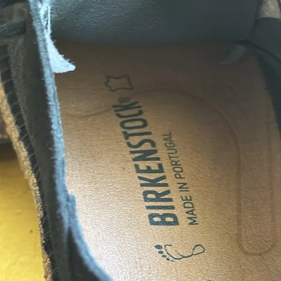 Birkenstock Gary Flats in Black Suede