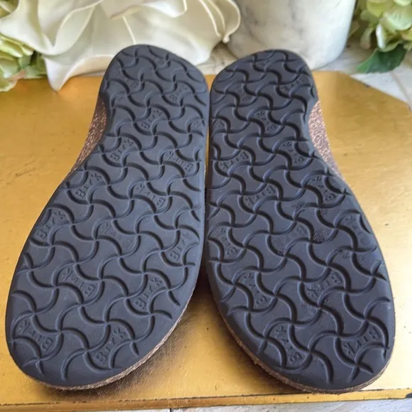 Birkenstock Gary Flats in Black Suede