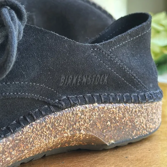 Birkenstock Gary Flats in Black Suede