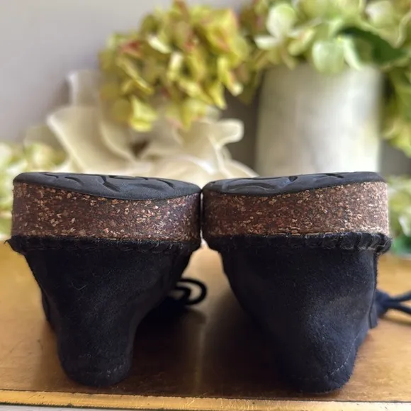 Birkenstock Gary Flats in Black Suede