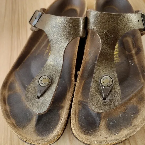 Birkenstock Gizeh copper gold  leather sandals Size 37 US 6-6.5