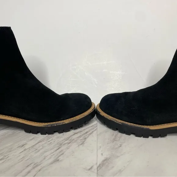 Blondo Matilda Black Suede Chelsea Boot 8 1/2 M