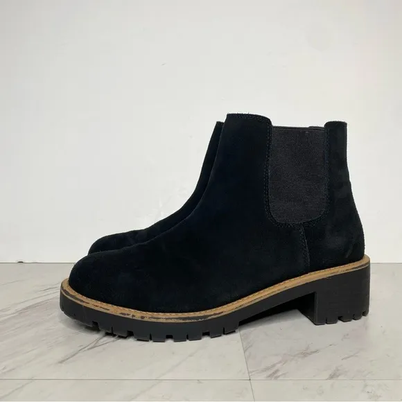 Blondo Matilda Black Suede Chelsea Boot 8 1/2 M