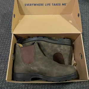 Blundstone Brown Chelsea Boots with Elastic Panels