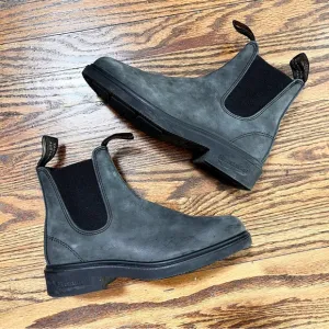 Blundstone Chelsea 1308 chisel toe boots in rustic black/grey