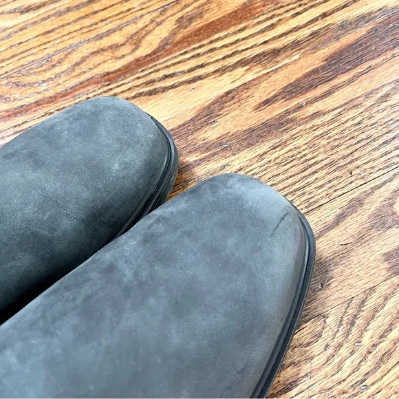 Blundstone Chelsea 1308 chisel toe boots in rustic black/grey