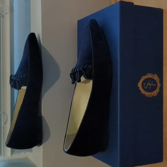 BNIB Sz 7 Sarah Flint Blue velvet Gudel flats