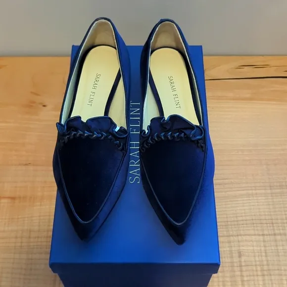 BNIB Sz 7 Sarah Flint Blue velvet Gudel flats