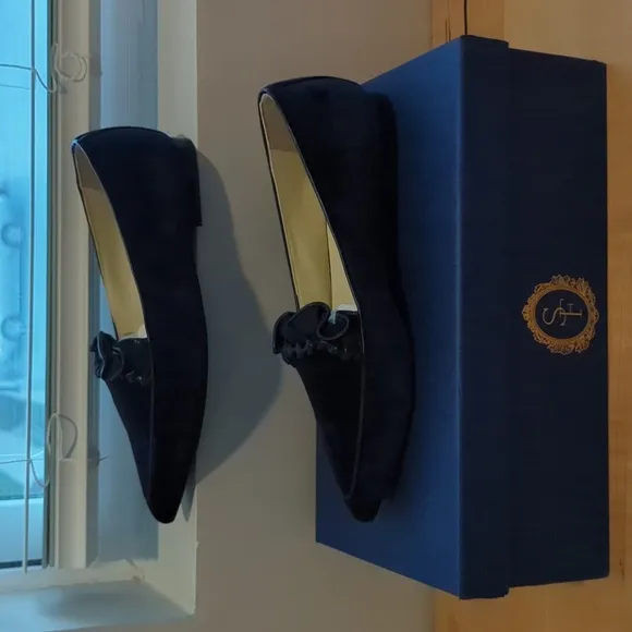 BNIB Sz 7 Sarah Flint Blue velvet Gudel flats