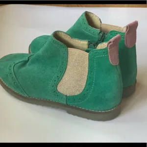 Boden Girls Suede Leather Chelsea Boot Sz 35