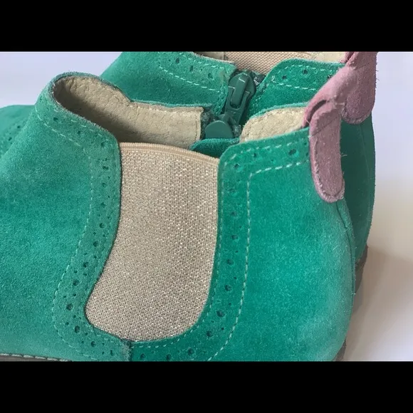 Boden Girls Suede Leather Chelsea Boot Sz 35