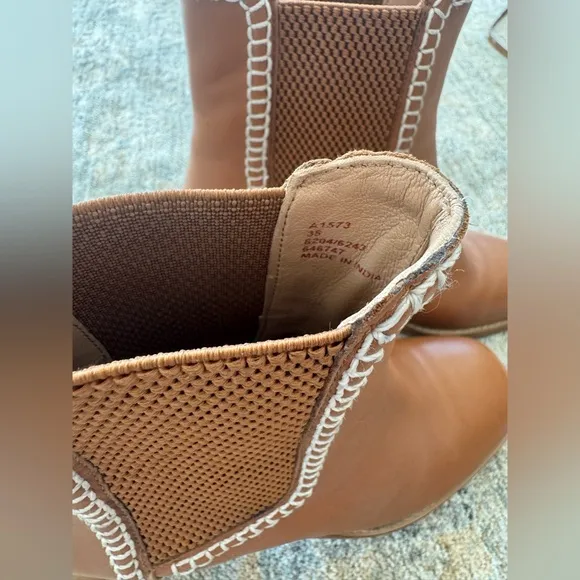 Boden Honey Brown Leather Chelsea Boots EUC Women’s Size 38