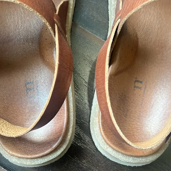 Born Brown Leather Sandals, size 9