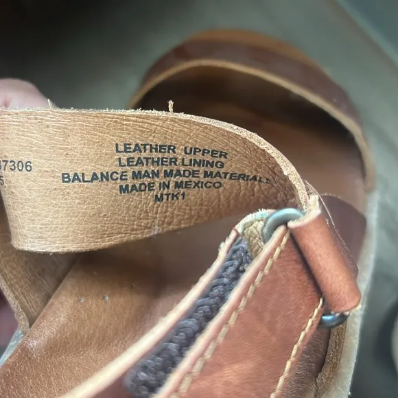 Born Brown Leather Sandals, size 9