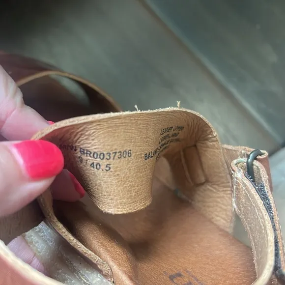 Born Brown Leather Sandals, size 9