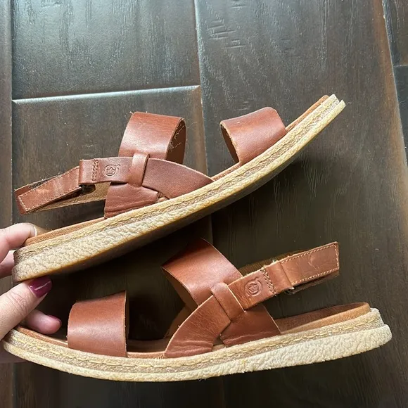Born Brown Leather Sandals, size 9
