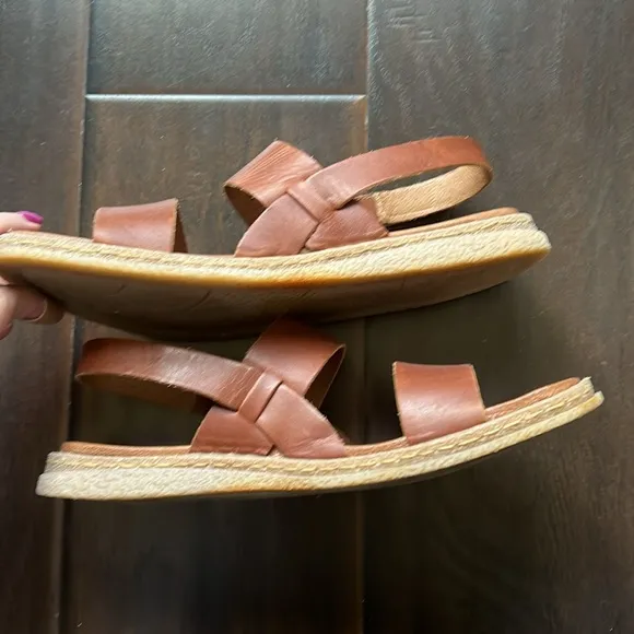 Born Brown Leather Sandals, size 9