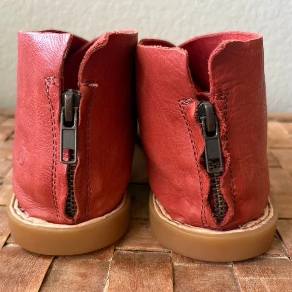 BORN Iwa Leather Sandal |  Red Mattone | Size 7