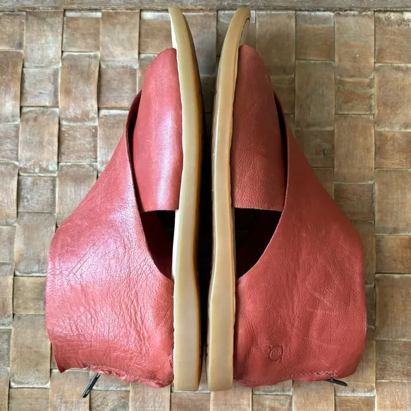 BORN Iwa Leather Sandal |  Red Mattone | Size 7
