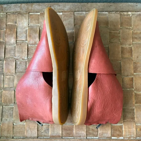 BORN Iwa Leather Sandal |  Red Mattone | Size 7
