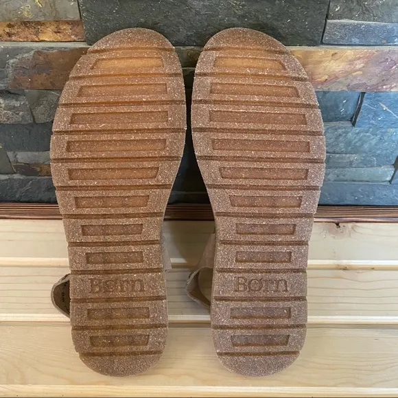 BORN • Madira Sandal in Taupe Suede - New In Box! Size 9 / 40.5
