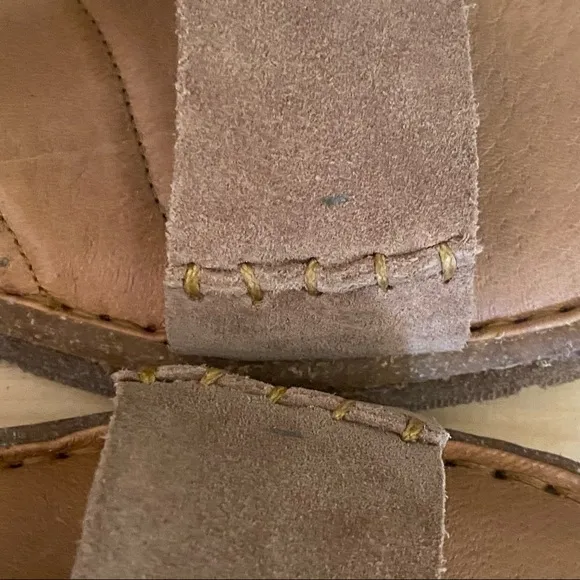 BORN • Madira Sandal in Taupe Suede - New In Box! Size 9 / 40.5
