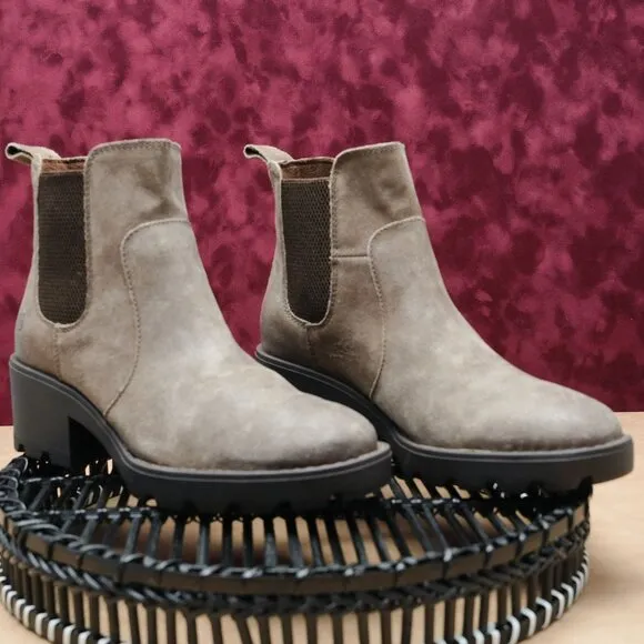Born Women Graci Taupe Leather Heel Tab Slip Chelsea Boots sz 8