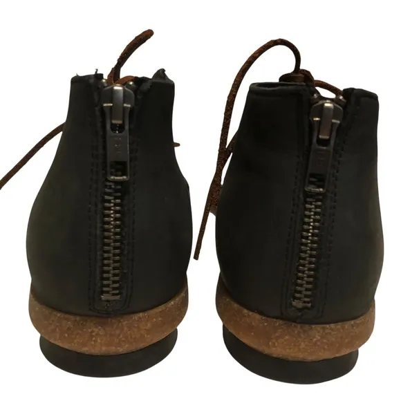 BORN - Women's Nea Navy Nubuck Leather Gladiator Sandals - Size 8