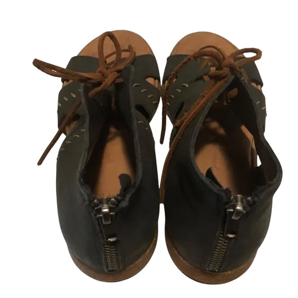BORN - Women's Nea Navy Nubuck Leather Gladiator Sandals - Size 8