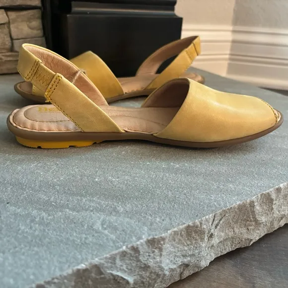 Born Women’s Size 9 Trang Yellow Sunflower Leather Slingback Sandals NWT