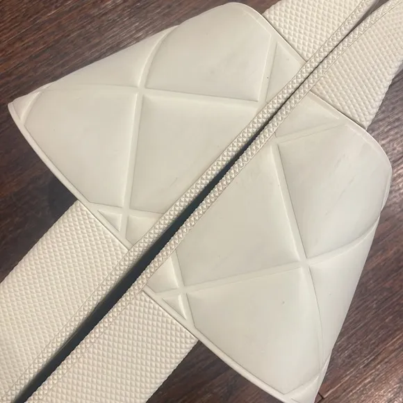 Bottega Veneta Men’s off white “sea salt” rubber slides