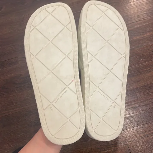 Bottega Veneta Men’s off white “sea salt” rubber slides